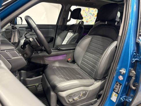 Used 2024 Kia EV9 Land w/ Towing Package AWD/4WD image 13