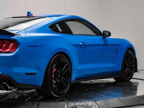 Used 2022 Ford Mustang Shelby GT500 w/ Technology Package RWD image 18