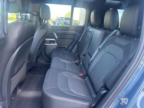 Used 2024 Land Rover Defender 110 X-Dynamic SE image 10