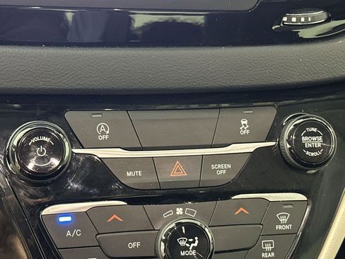 Used 2023 Chrysler Voyager LX FWD image 18