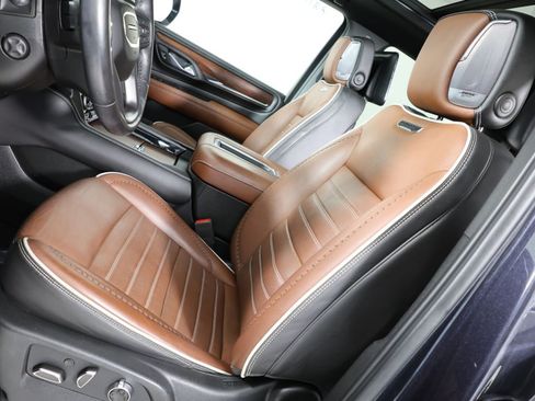 Used 2023 GMC Yukon Denali Ultimate w/ LPO, Floor Liner Package AWD/4WD image 10