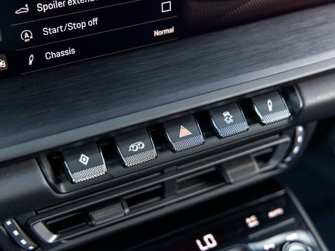 Certified 2022 Porsche 911 50th Anniversary Edition image 40