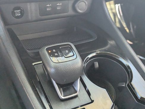 Certified 2025 Nissan Rogue SV image 25