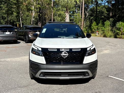 New 2025 Nissan Pathfinder Rock Creek image 2