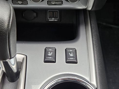 Used 2018 Nissan Pathfinder SL FWD image 24