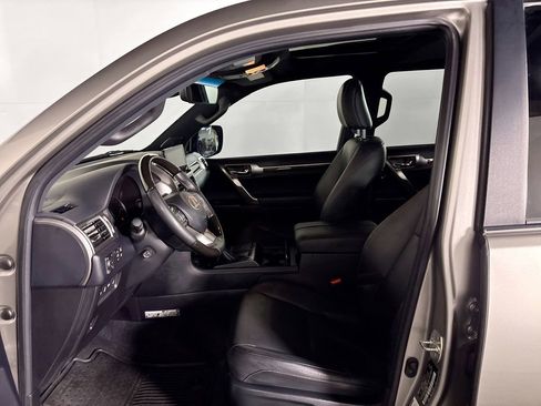 Used 2023 Lexus GX 460 Luxury w/ Sport Design Package AWD/4WD image 11