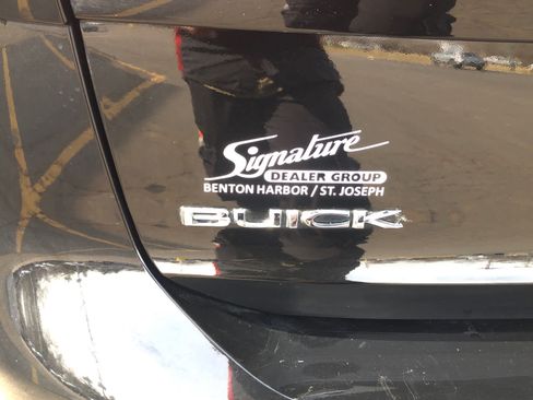 Used 2018 Buick Regal Essence w/ Driver Confidence Package #1 image 41