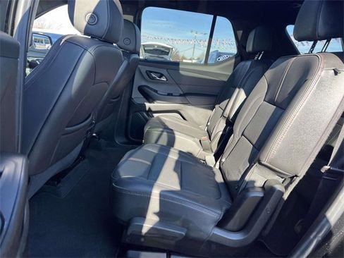 Used 2022 Chevrolet Traverse RS image 14
