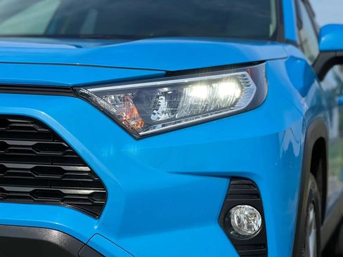 Used 2019 Toyota RAV4 XLE Premium w/ All Weather Liner Package AWD/4WD image 10