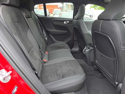 Used 2023 Volvo C40 P8 Recharge Ultimate AWD/4WD image 13
