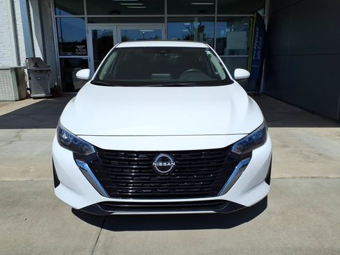 Used 2025 Nissan Sentra SV FWD image 2
