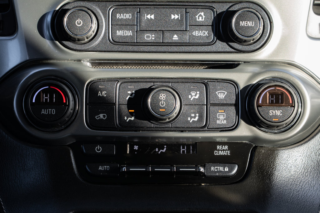 Used 2019 Chevrolet Tahoe LS w/ All-Season Package RWD image 13