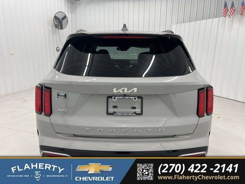 Used 2022 Kia Sorento SX image 4