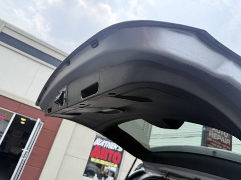 Used 2019 Dodge Grand Caravan SE FWD image 8