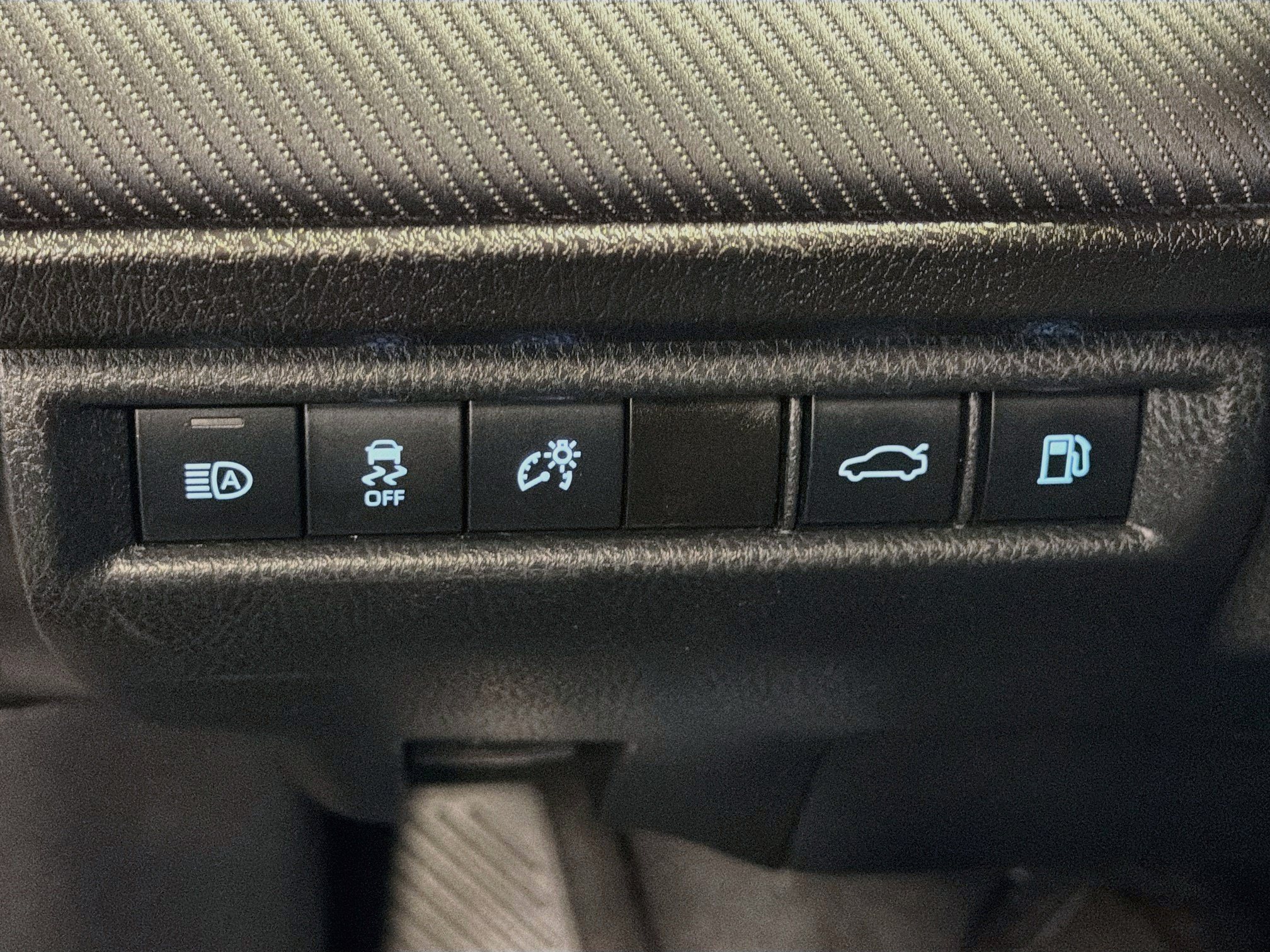 Used 2025 Toyota Camry SE FWD image 17