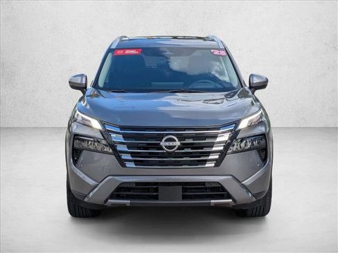 Certified 2025 Nissan Rogue SL w/ SL Premium Package FWD image 2