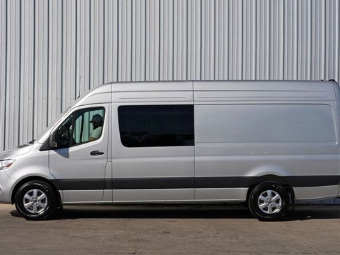 Used 2024 Mercedes-Benz Sprinter 2500 image 60