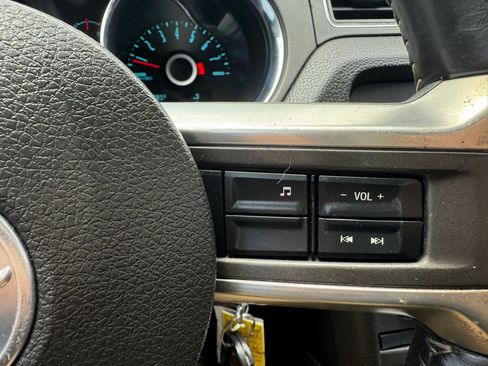 Used 2014 Ford Mustang Coupe RWD image 26