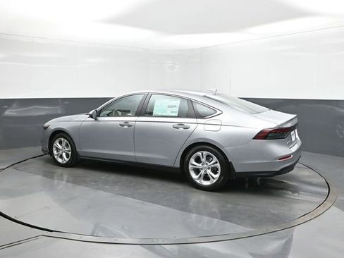 Used 2025 Honda Accord LX image 5