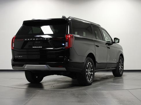 Used 2025 Ford Expedition Max Platinum AWD/4WD image 4