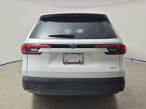 Used 2024 Toyota Grand Highlander FWD image 6