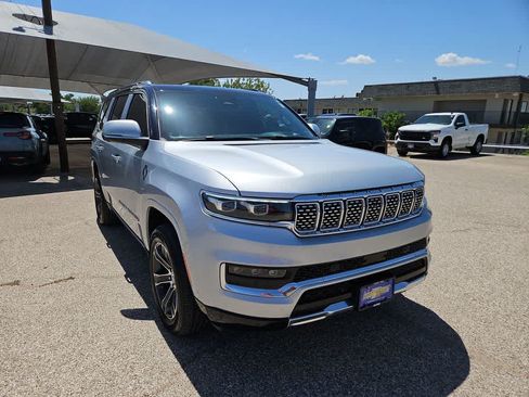 Used 2022 Jeep Grand Wagoneer Series I AWD/4WD image 2