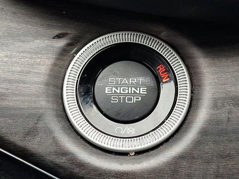 Used 2023 Jeep Grand Cherokee Overland w/ Luxury Tech Group IV image 23