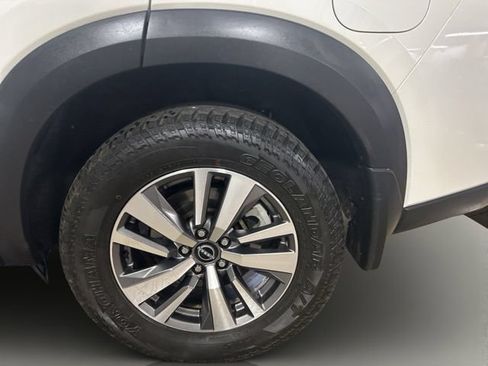 Used 2023 Nissan Pathfinder SL AWD/4WD image 21