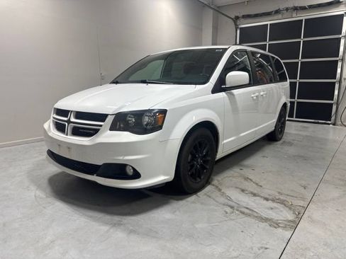 Used 2019 Dodge Grand Caravan GT FWD image 2