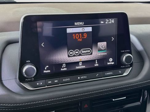 Used 2022 Nissan Rogue SV FWD image 17