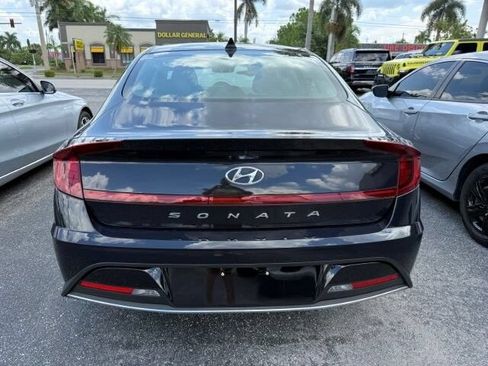 Used 2023 Hyundai Sonata SE FWD image 4