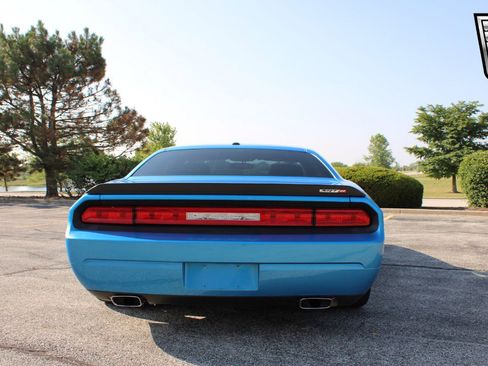 Used 2010 Dodge Challenger SRT8 w/ SRT Option Group II image 5