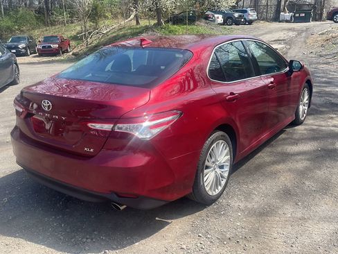 Used 2020 Toyota Camry XLE image 10