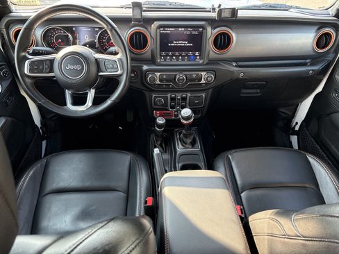 Used 2022 Jeep Gladiator Mojave AWD/4WD image 18