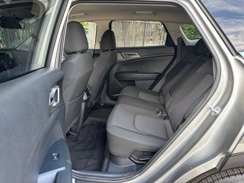 Used 2025 Kia Sportage LX AWD/4WD image 5