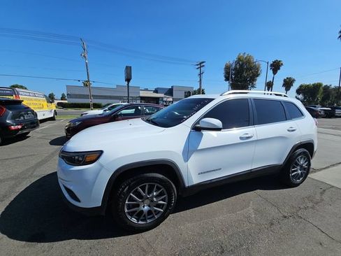 Used 2019 Jeep Cherokee Latitude Plus AWD/4WD image 1