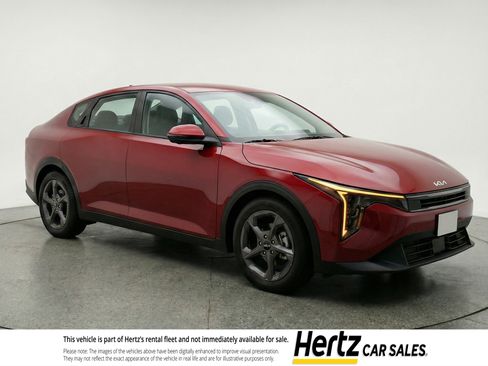 Used 2025 Kia K4 LXS image 1