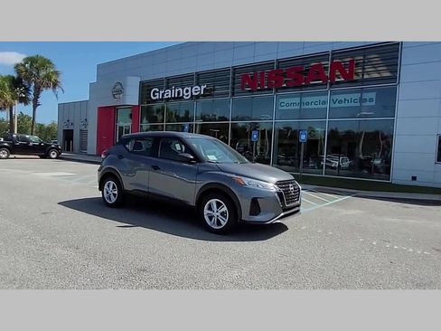 New 2025 Nissan Kicks Play S image 35