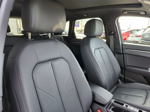 Certified 2025 Audi Q3 2.0T Premium Plus image 22