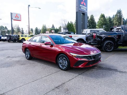Used 2024 Hyundai Elantra SEL image 26