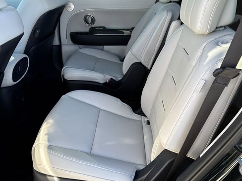 Used 2026 Hyundai Palisade Calligraphy image 6