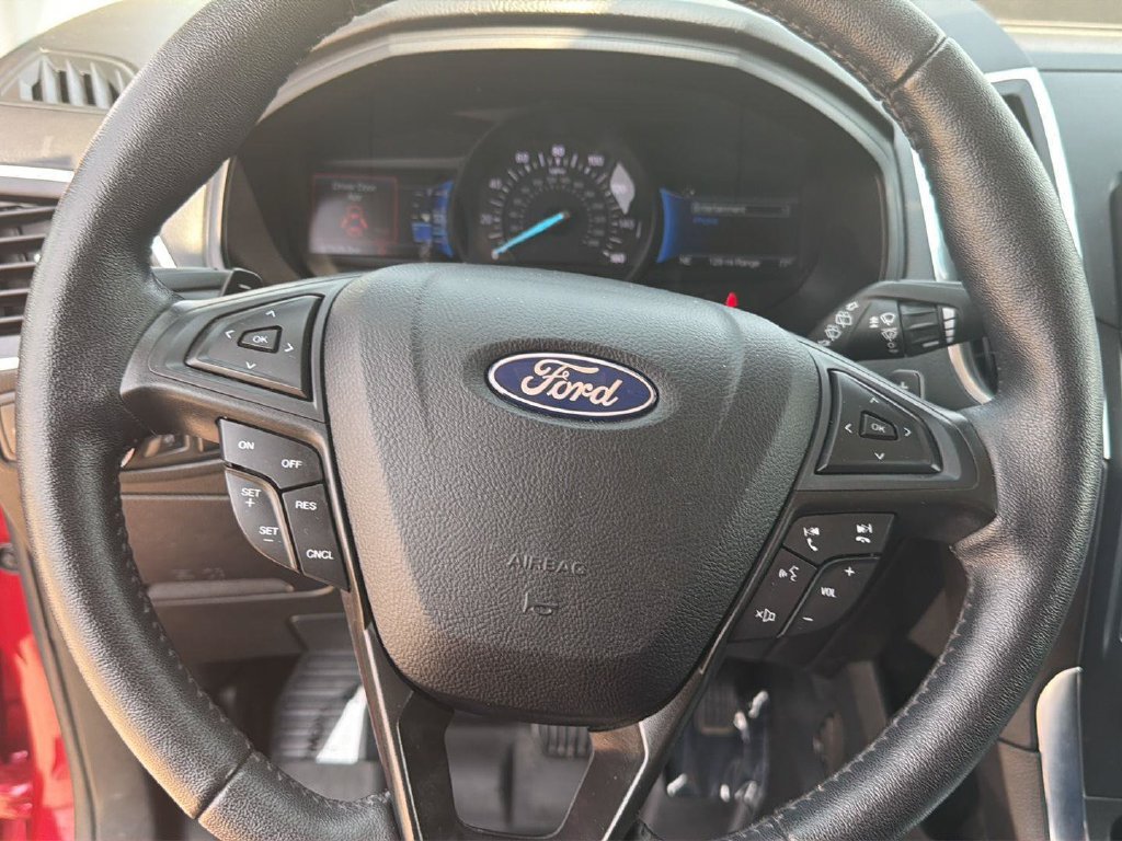 Used 2022 Ford Edge Titanium w/ Class II Trailer Tow Package AWD/4WD image 27