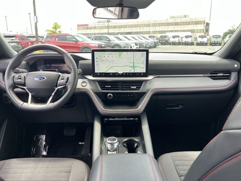 Certified 2025 Ford Explorer ST-Line AWD/4WD image 31