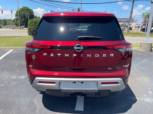 Used 2025 Nissan Pathfinder SL w/ SL Premium Package FWD image 13