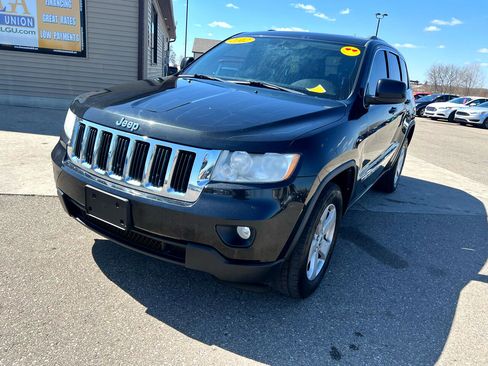 Used 2012 Jeep Grand Cherokee Laredo image 1
