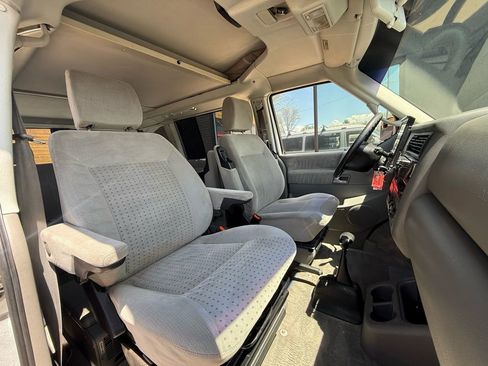 Used 2002 Volkswagen Eurovan MV image 22