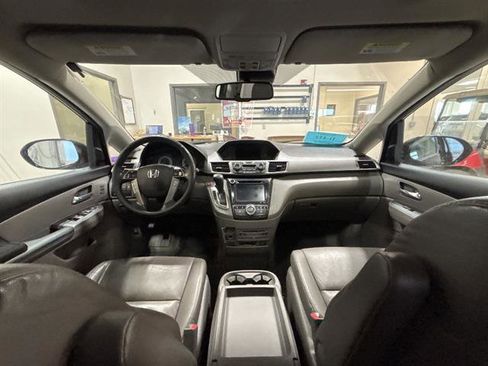 Used 2016 Honda Odyssey Touring Elite image 23
