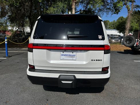 Used 2025 Lexus GX 550 w/ Accessory Package (2T) image 8