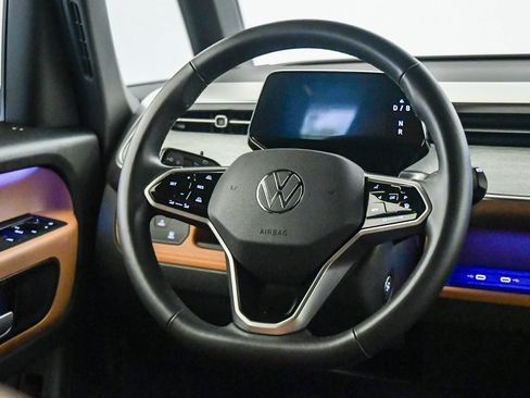 Used 2025 Volkswagen ID. Buzz Pro S RWD image 14