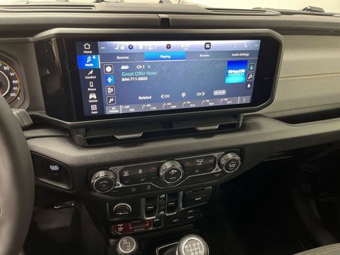 Used 2026 Jeep Wrangler Unlimited Sport AWD/4WD image 15